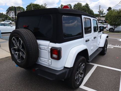 Used 2024 Jeep Wrangler Unlimited w/ Convenience Group AWD/4WD image 6