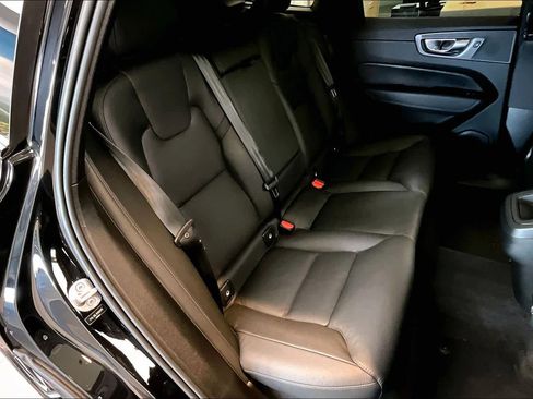 Used 2024 Volvo XC60 B5 Plus w/ Protection Package Premier image 19