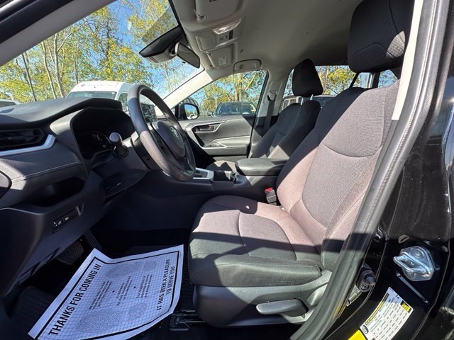 Used 2024 Toyota RAV4 LE FWD image 24