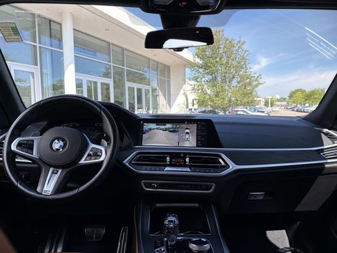 Used 2021 BMW X7 xDrive40i w/ M Sport Package AWD/4WD image 16