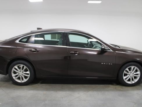Used 2016 Chevrolet Malibu LT FWD image 11