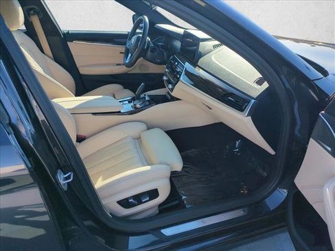 Certified 2023 BMW 530i RWD image 22