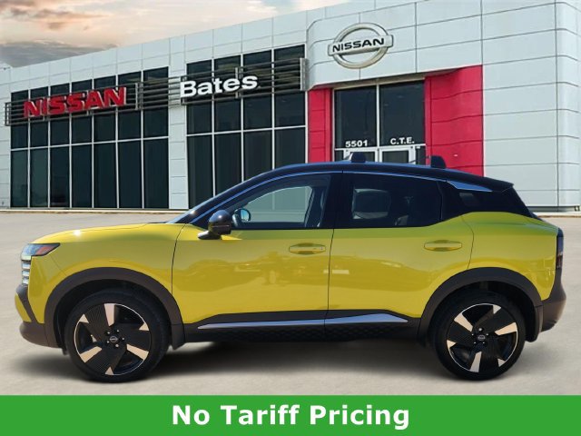 Used 2025 Nissan Kicks SR FWD image 3