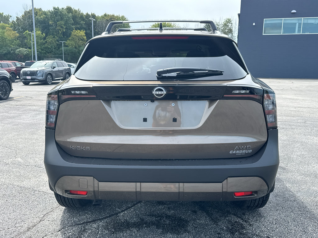 New 2027 Nissan Kicks SV AWD/4WD image 7