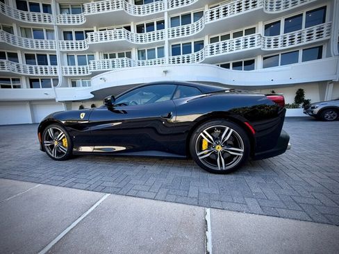 Used 2019 Ferrari Portofino image 12