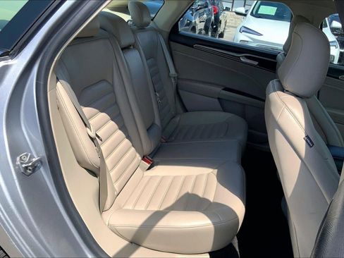 Used 2020 Ford Fusion SEL FWD image 22