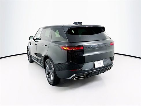 Used 2025 Land Rover Range Rover Sport SE image 7