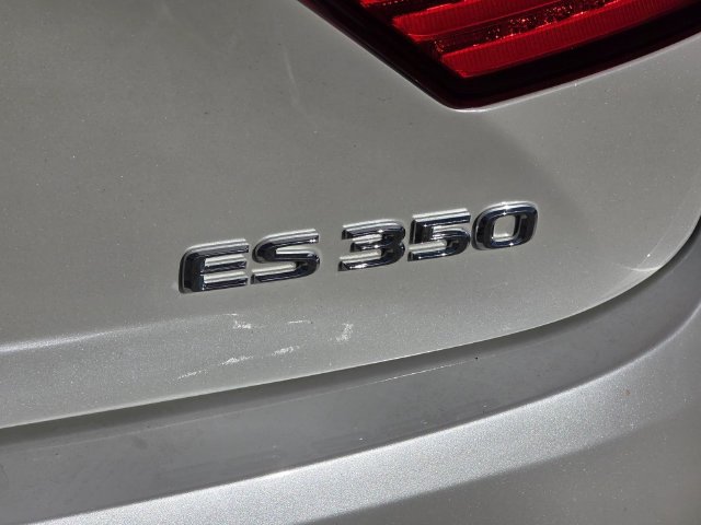 Used 2015 Lexus ES 350 w/ Luxury Package FWD image 16