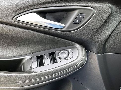 Used 2024 Buick Encore GX Preferred FWD image 35