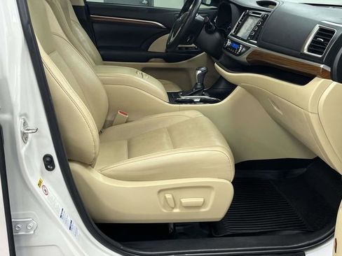 Used 2018 Toyota Highlander Limited AWD/4WD image 27