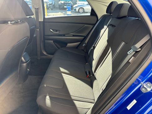 Used 2025 Hyundai Elantra SEL image 25