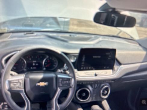 Used 2024 Chevrolet Blazer LT w/ Convenience Package FWD image 2