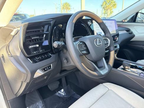 Used 2025 Lexus RX 450h AWD w/ Convenience Package image 25