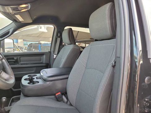 Used 2024 RAM 2500 Tradesman w/ Chrome Appearance Group image 11