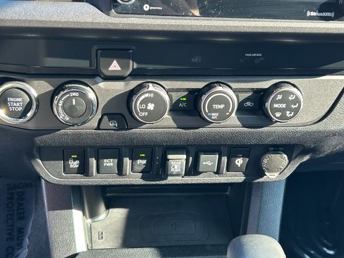 Certified 2020 Toyota Tacoma TRD Off-Road image 21