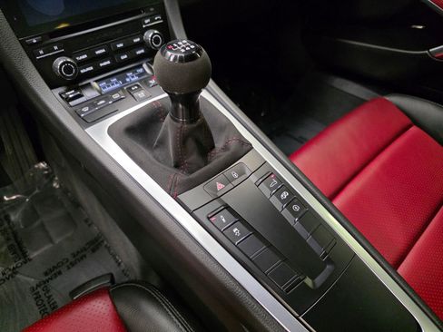 Used 2017 Porsche 718 Cayman RWD image 27