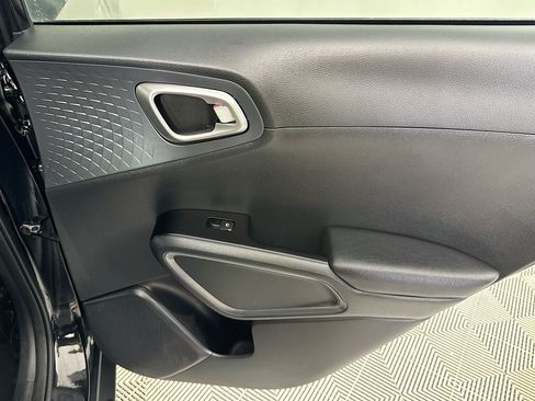 Used 2022 Kia Soul S FWD image 26
