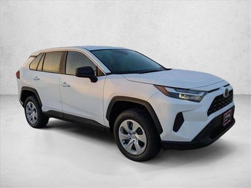 Used 2025 Toyota RAV4 LE image 7