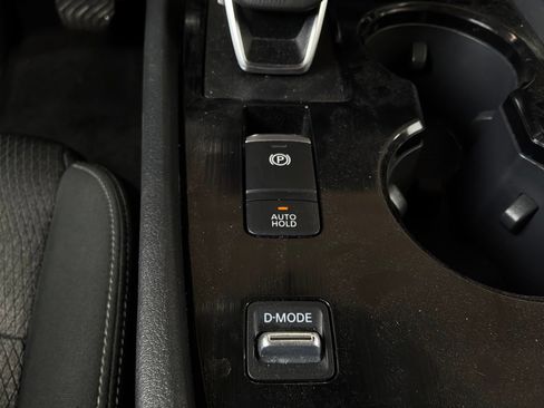 Used 2025 Nissan Rogue SV FWD image 23