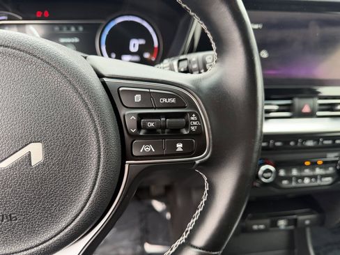 Used 2022 Kia Niro EX w/ Cold Weather Package image 19