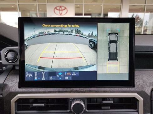 Used 2024 Toyota Tacoma Limited w/ Limited Package (LT) image 18