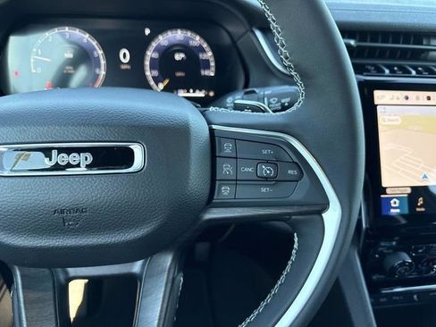 New 2025 Jeep Grand Cherokee Limited w/ Black Appearance Package image 16