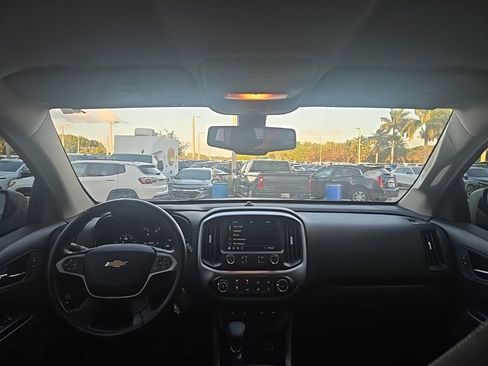 Used 2022 Chevrolet Colorado LT w/ LT Convenience Package image 8