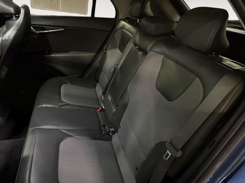 Used 2025 Kia Niro EX Touring FWD image 20