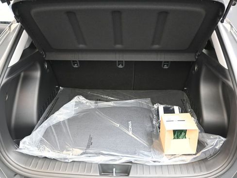 Certified 2025 Hyundai Kona SEL AWD/4WD image 17