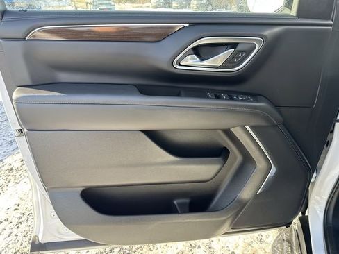 Used 2024 GMC Yukon SLE w/ LPO, Floor Liner Package image 22