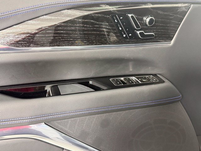 Used 2026 Cadillac Escalade IQL Luxury AWD/4WD image 15
