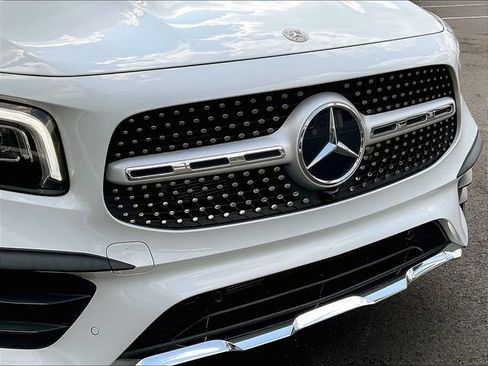 Used 2022 Mercedes-Benz GLB 250 4MATIC image 35