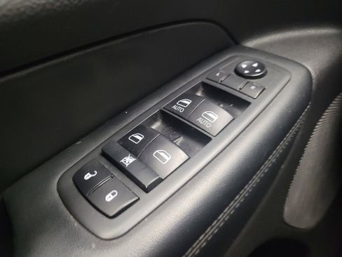 Used 2020 Jeep Grand Cherokee Laredo image 27