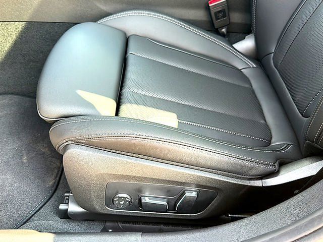 New 2026 BMW 330i Sedan w/ M Sport Package RWD image 42