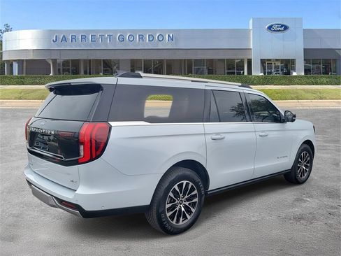 Used 2025 Ford Expedition Max Platinum image 4