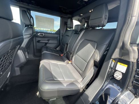 New 2025 Ford Bronco Badlands image 32