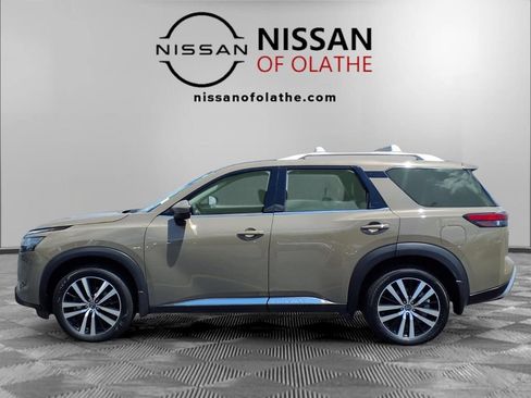 Certified 2024 Nissan Pathfinder Platinum AWD/4WD image 22