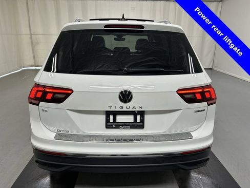Certified 2022 Volkswagen Tiguan SE w/ Panoramic Sunroof Package image 3