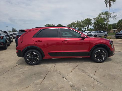 New 2026 Kia Niro Wind FWD image 9