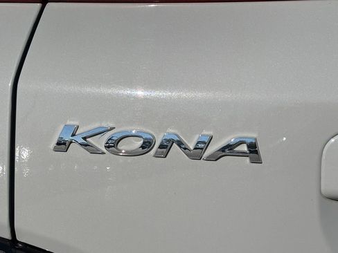 Used 2023 Hyundai Kona SEL image 9