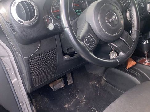 Used 2016 Jeep Wrangler Unlimited Sahara w/ Connectivity Group image 5