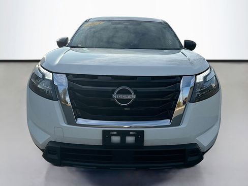 Used 2023 Nissan Pathfinder S image 2