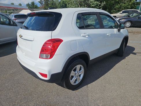 Used 2018 Chevrolet Trax LS AWD/4WD image 3