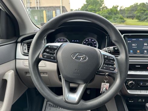 Used 2018 Hyundai Sonata SE FWD image 24