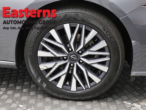 Used 2025 Nissan Altima 2.5 SV FWD image 31