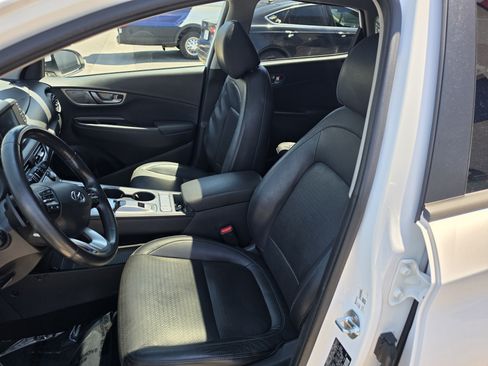 Used 2021 Hyundai Kona Limited w/ Cargo Package FWD image 10