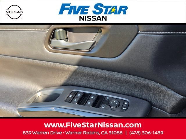 Used 2024 Nissan Pathfinder S FWD image 28