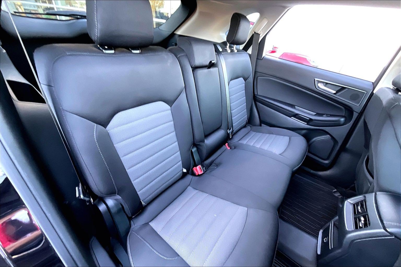 Certified 2022 Ford Edge SE w/ Black Appearance Package AWD/4WD image 24