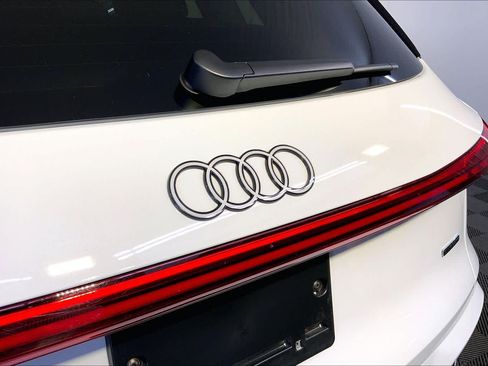 Used 2025 Audi Q5 Premium AWD/4WD image 33