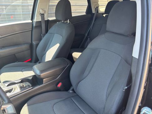 Used 2025 Kia Sportage LX FWD image 31